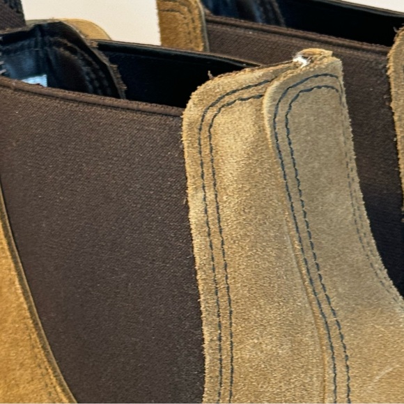 Red Wings Shoes Men’s Weekender Chelsea Boot in Tan Suede - Picture 6 of 6